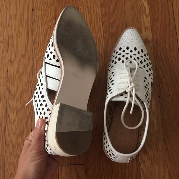 White Leather Oxford - Size 6.5 - Picture 3 of 3